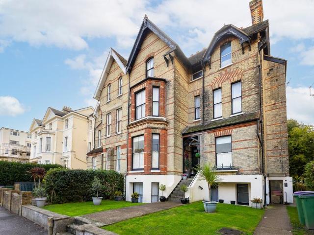 Flat for sale in Folkestone