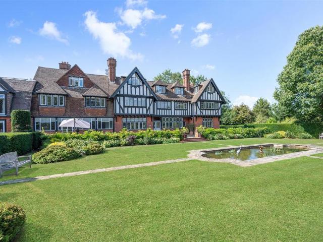 Flat for sale in Red Hill, Surrey