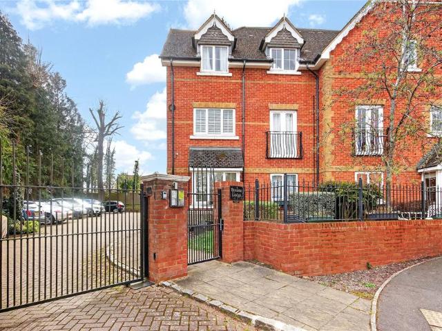 Flat for sale in Sunninghill and Ascot, Sunninghill