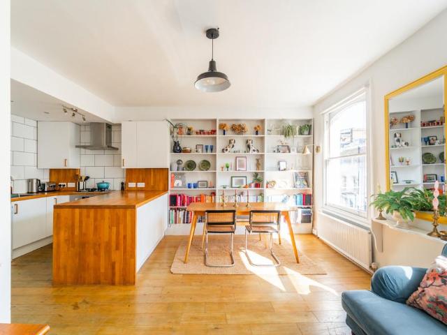 Flat for sale in Highbury, Greater London