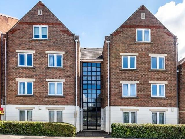 Flat for sale in New Headington, The Slade