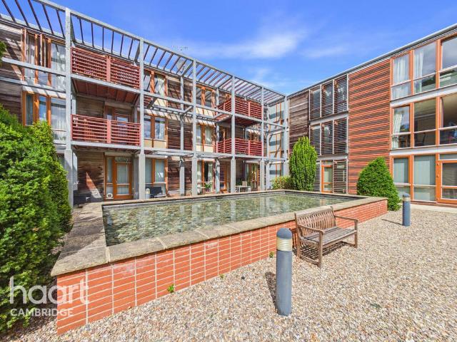 Flat for sale in Chesterton, Arbury