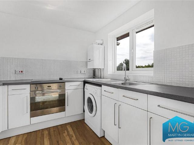 Flat for sale in London Borough of Barnet, Greater London