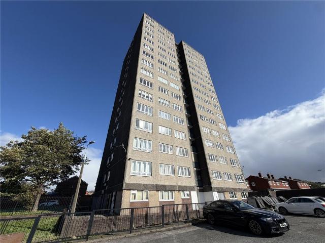 Flat for sale in Calderstones