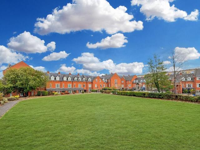 Flat for sale in Ravensworth Gardens, Cambridge