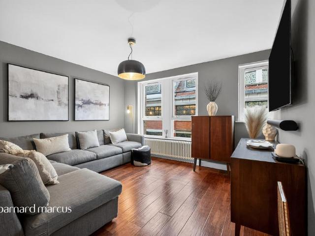 Flat for sale in Covent Garden, Mayfair