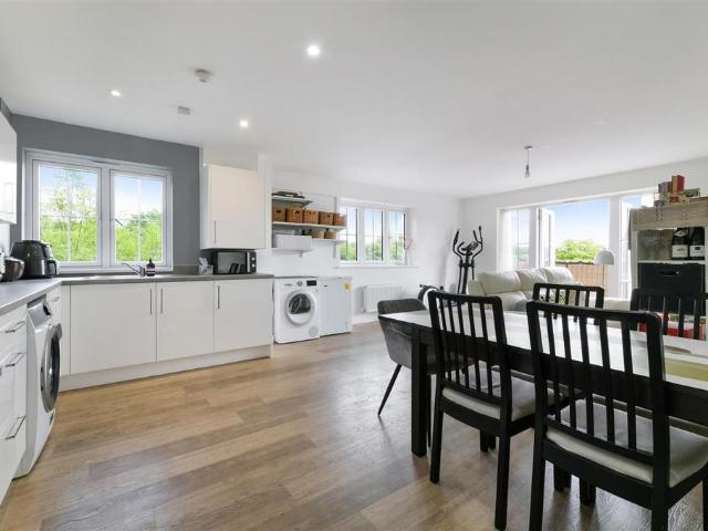 Flat for sale in Merstham, Merstham Flat for sale in Merstham, Merstham
