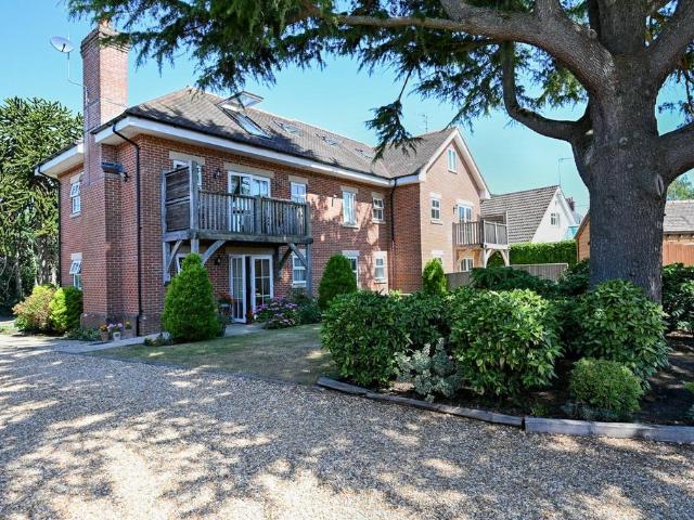 Flat for sale in Poulner, Ashurst Bridge