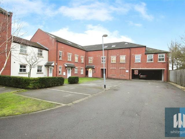 Flat for sale in Ferrybridge, West Yorkshire