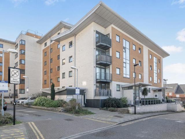 Flat for sale in North Woolwich, Greater London