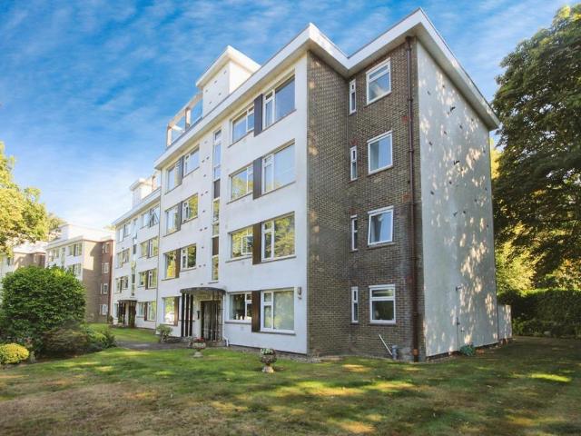 Flat for sale in Branksome Park, Branksome