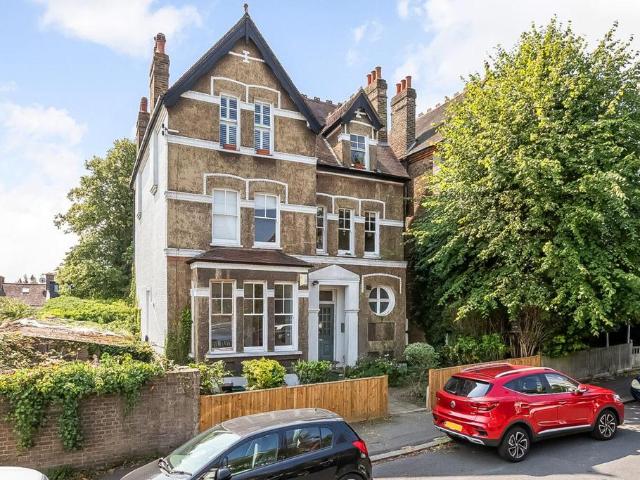Flat for sale in West Norwood, Greater London