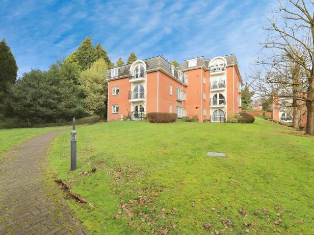 Flat for sale in Comberton, Rushock