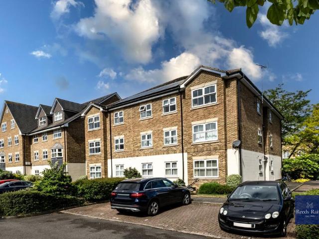 Flat for sale in Loughborough Junction, Greater London