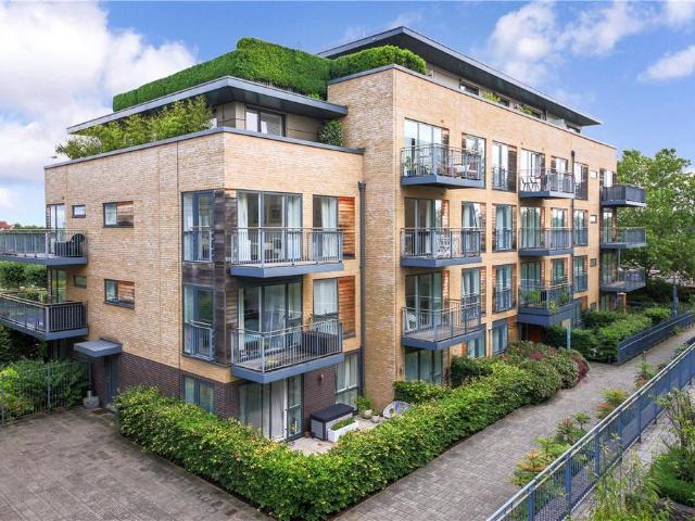 Flat for sale in Arbury, Cambridgeshire