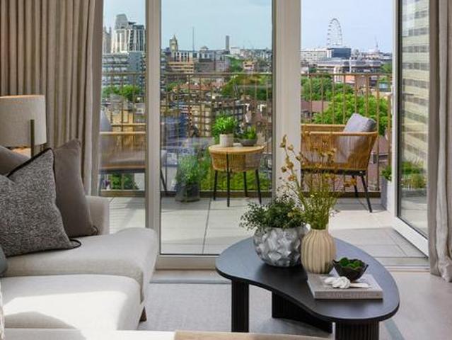Flat for sale in Oval, Greater London