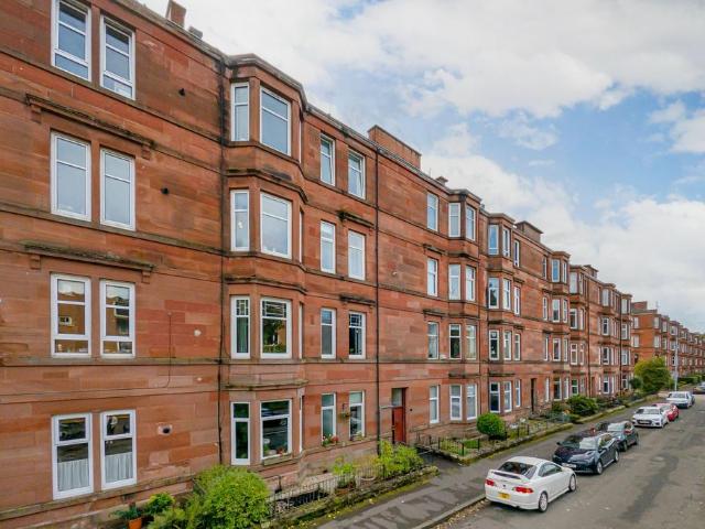 Flat for sale in Battlefield, Glasgow