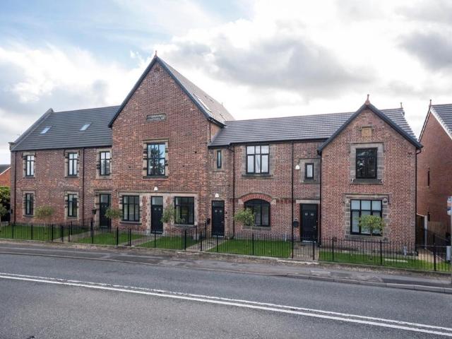 Flat for sale in Cotebrook, Cheshire