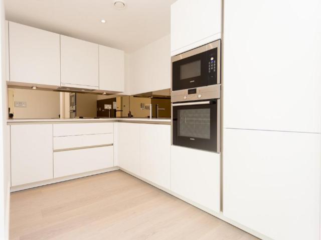 Flat for sale in Rotherhithe, Greater London