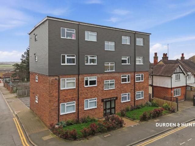 Flat for sale in Epping, Essex