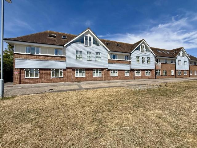 Flat for sale in Highcliffe