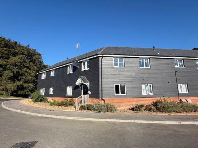Flat for sale in Horsham, West Sussex