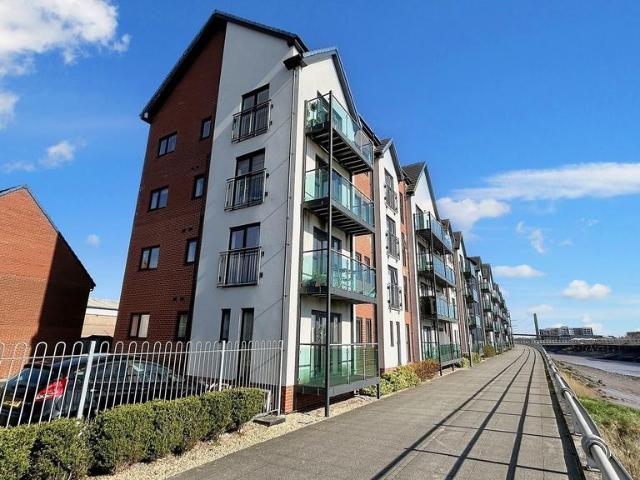 Flat for sale in Wales