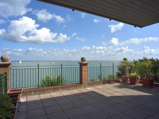 Flat for sale in Cowes, Isle Of Wight