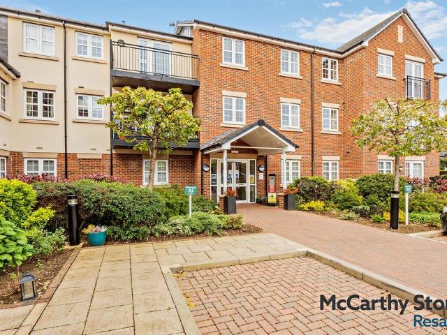Flat for sale in Biggleswade, Bedfordshire