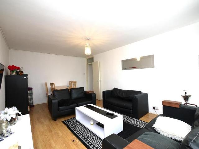 Flat for sale in West Ham, Greater London