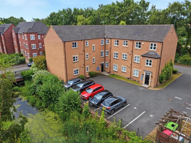 Flat for sale in Hucknall, East Midlands