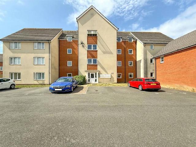 Flat for sale in Toddington, Clapham