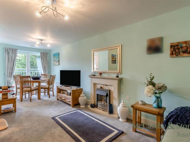 Flat for sale in Grantham, South Kesteven