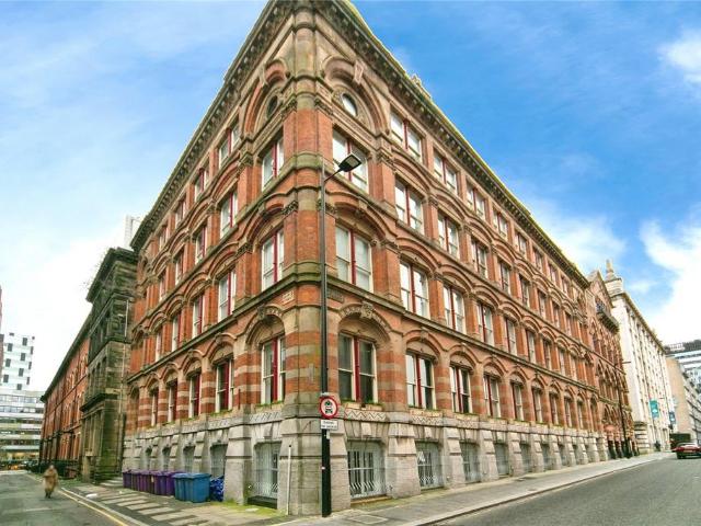 Flat for sale in Calderstones