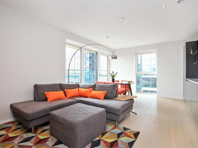 Flat for sale in Stratford Marsh, Greater London