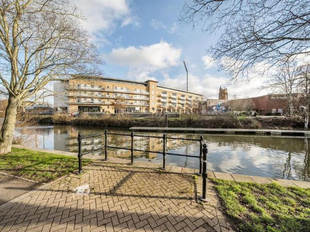 Flat for sale in North Town, Rumwell