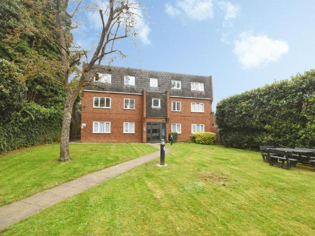 Flat for sale in Brook Street, Navestock Side