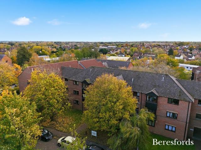 Flat for sale in Duton Hill, Essex