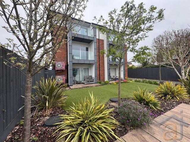 Flat for sale in Southport, Sefton