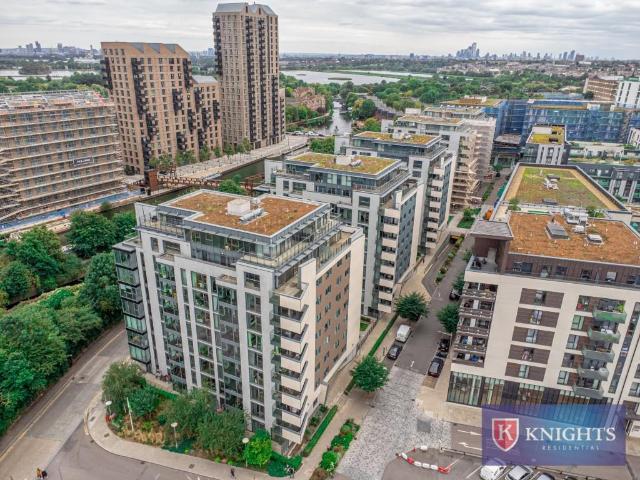 Flat for sale in Hale Village, Tottenham Hale