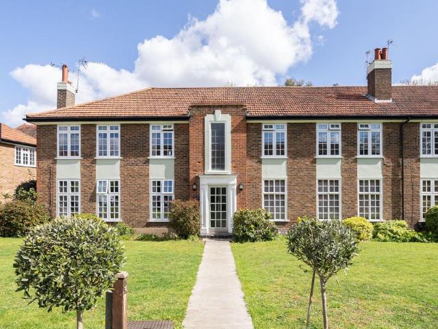 Flat for sale in Blackhills, Surrey