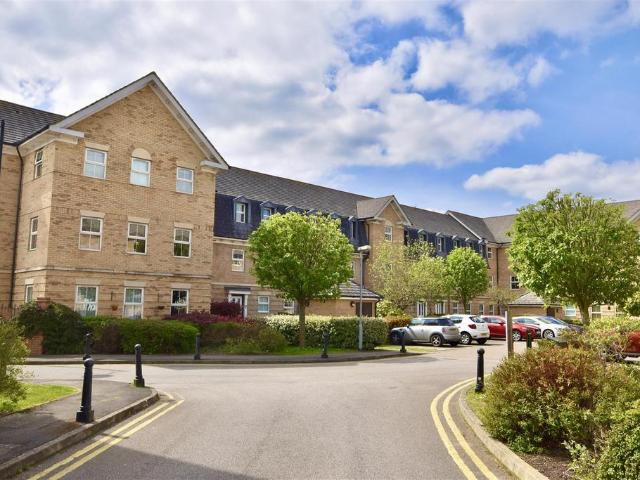 Flat for sale in Leighton-Linslade, Leighton Buzzard