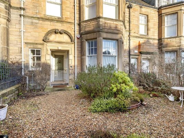 Flat for sale in Craigmillar Park, Newington