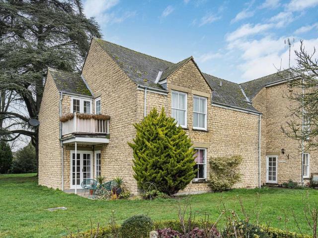 Flat for sale in Evershot, Oxfordshire