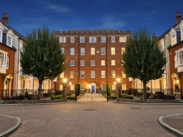 Flat for sale in Salisbury, Wiltshire