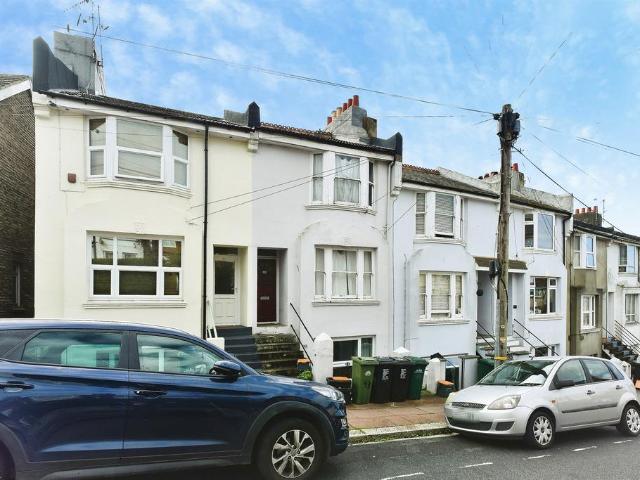 Flat for sale in Hollingdean, Brighton
