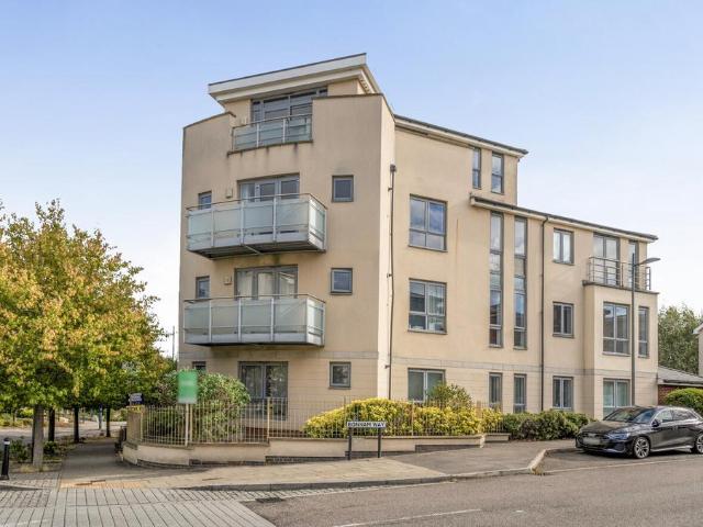 Flat for sale in Rosherville, Gravesham
