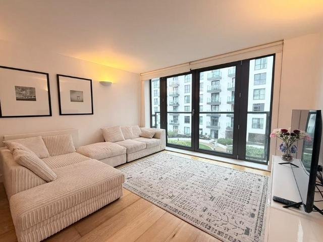 Flat for sale in London Borough of Islington, Greater London