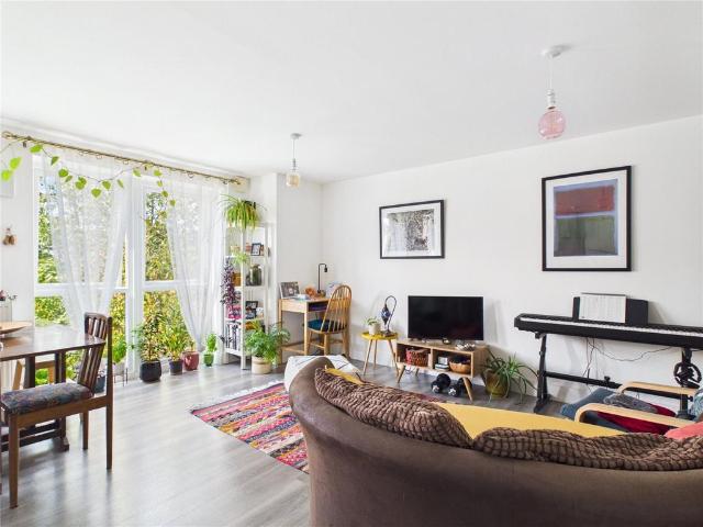 Flat for sale in Feckenham, City Of Bristol