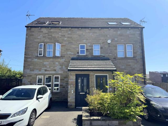 Flat for sale in Drighlington, Adwalton